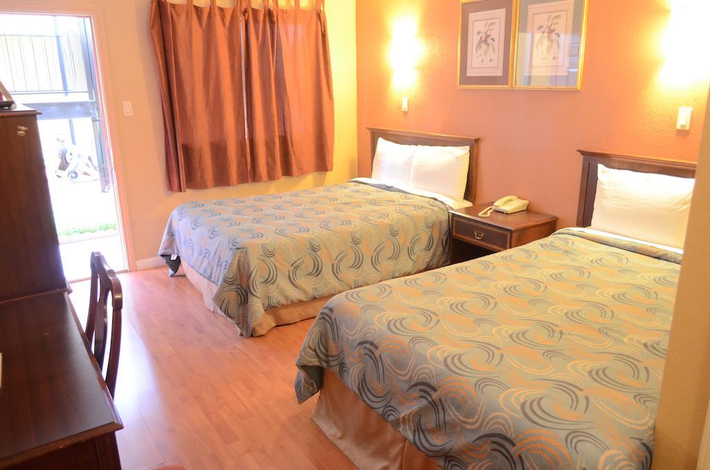 Bear Creek Inn Addicks Extérieur photo